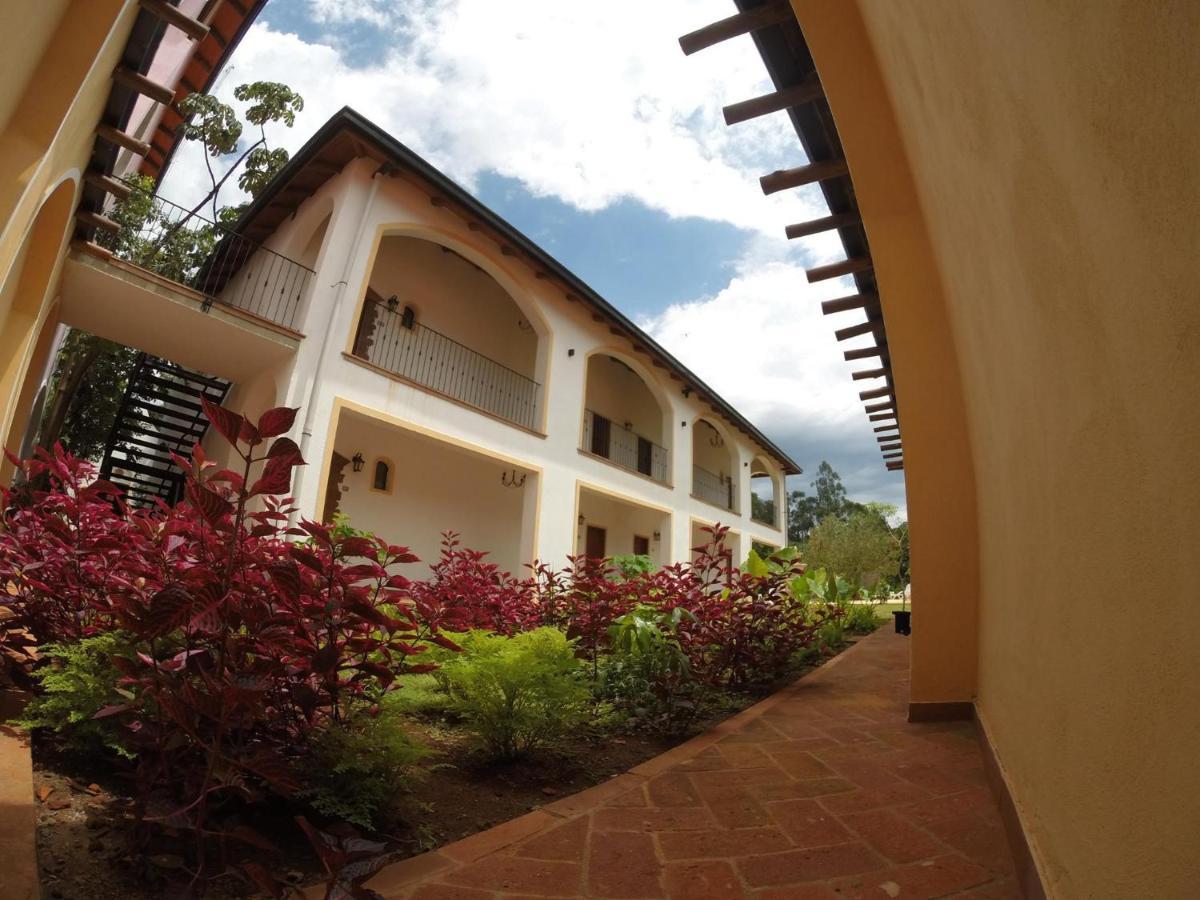 Hotel El Pueblito Iguazu à Puerto Iguazú Extérieur photo